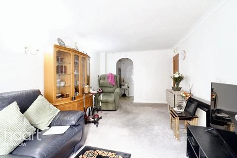 1 bedroom retirement property for sale, Oakdene Close, PINNER