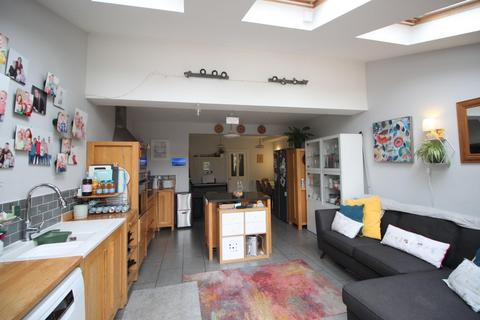 3 bedroom semi-detached house for sale, Station Road, Netley Abbey, Southampton