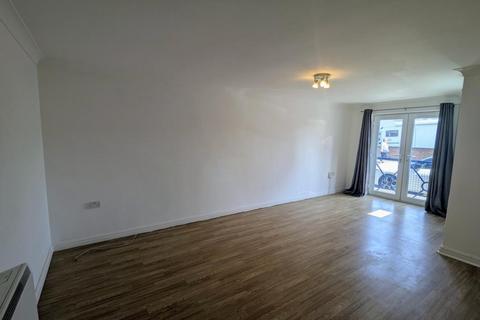 2 bedroom ground floor flat to rent, Cork House, Marina, Swansea. SA1 1RT
