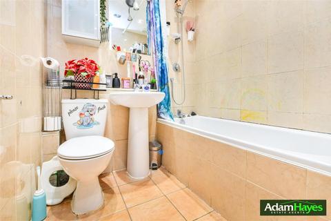 2 bedroom maisonette for sale, Copwood Close, London N12