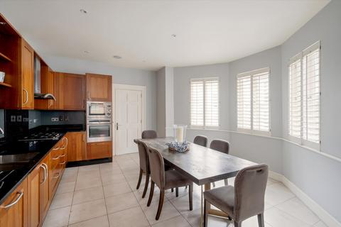 2 bedroom flat for sale, Curzon Square, London, W1J
