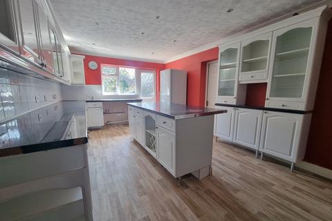 4 bedroom detached house to rent, Bishopstoke