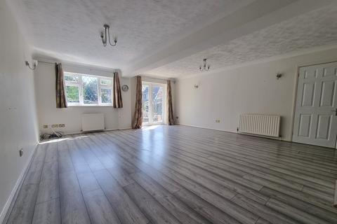 4 bedroom detached house to rent, Bishopstoke
