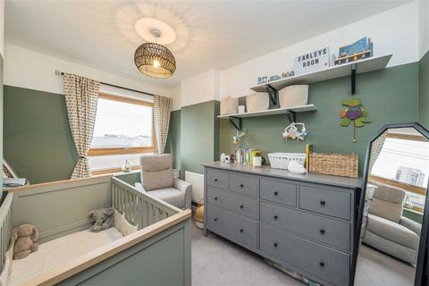 3 bedroom flat for sale, Frank Whipple Place, London E14