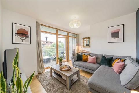 3 bedroom flat for sale, Frank Whipple Place, London E14