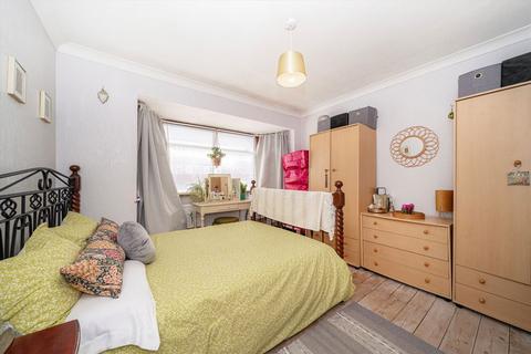 undefined, Pears Road, Hounslow TW3