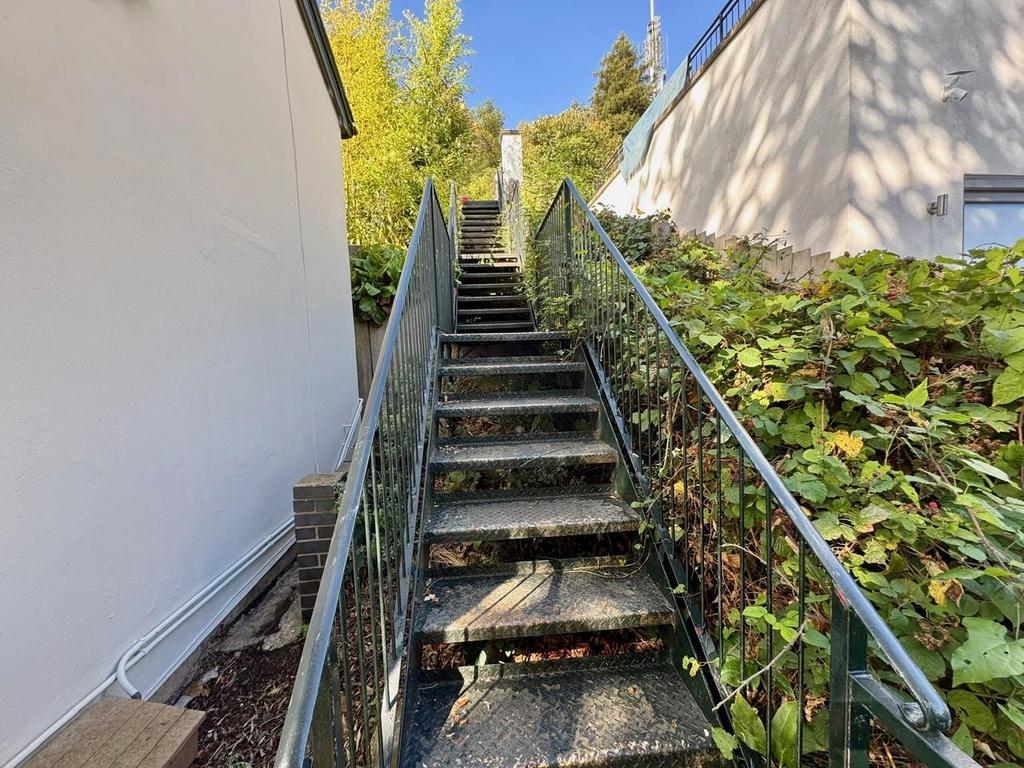 Oriel steps.jpg