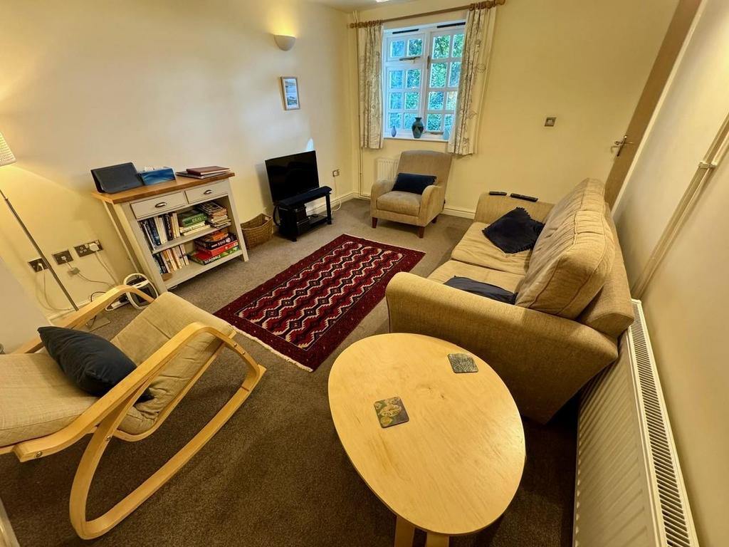 Oriel living 1.jpg