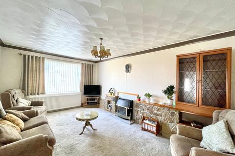 undefined, Chiltern Avenue, Huddersfield, HD3