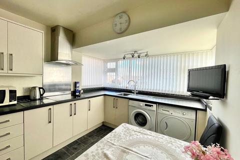 undefined, Chiltern Avenue, Huddersfield, HD3