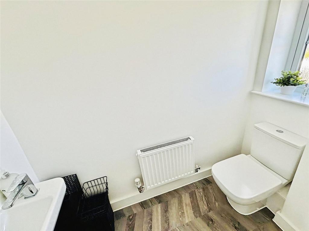 Cloakroom/Wc