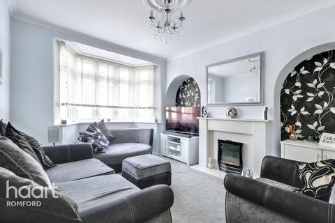 62 Crowlands Avenue, Romford, RM7 9JB