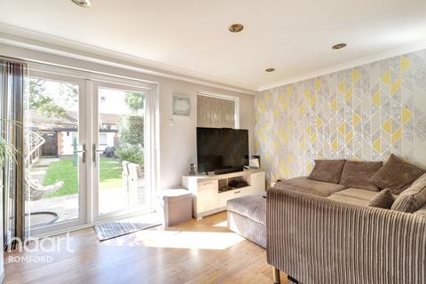 62 Crowlands Avenue, Romford, RM7 9JB