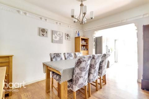 62 Crowlands Avenue, Romford, RM7 9JB