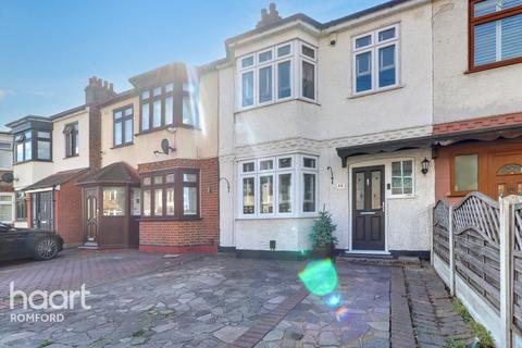 62 Crowlands Avenue, Romford, RM7 9JB