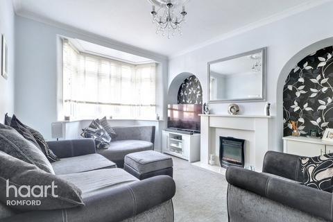 62 Crowlands Avenue, Romford, RM7 9JB