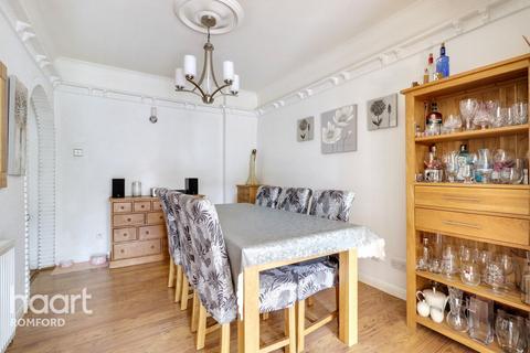 62 Crowlands Avenue, Romford, RM7 9JB
