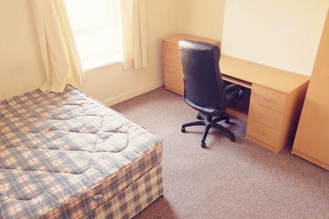 5 bedroom terraced house to rent, Augusta Street, Adamsdown, Cardiff