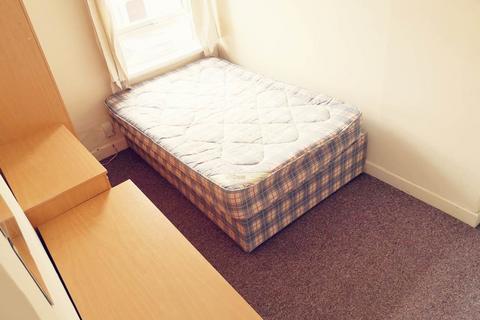 5 bedroom terraced house to rent, Augusta Street, Adamsdown, Cardiff