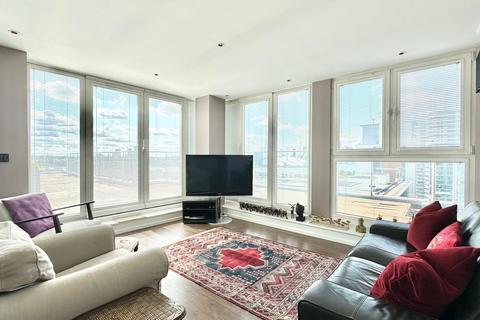 3 bedroom apartment for sale, Western Gateway, London E16