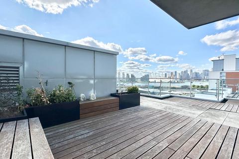 3 bedroom apartment for sale, Western Gateway, London E16