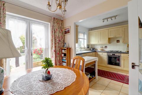 14 Benson Drive, Northam, Bideford, EX39 1UX