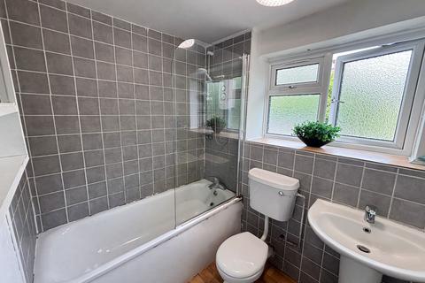 12 Burden Way, London, E11 3RY