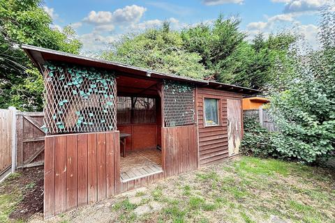 12 Burden Way, London, E11 3RY