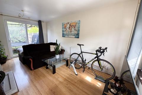 12 Burden Way, London, E11 3RY