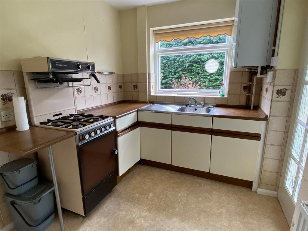 Kitchen 2.jpg