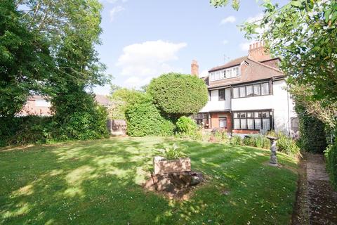 3 bedroom apartment for sale, Royston Grove, Hatch End, Pinner, HA5