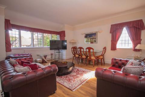 3 bedroom apartment for sale, Royston Grove, Hatch End, Pinner, HA5