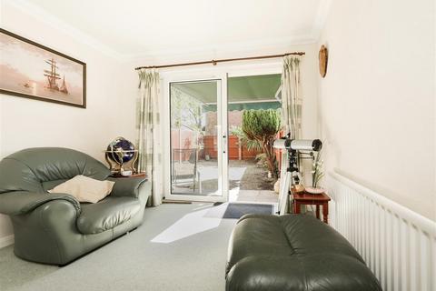 2 bedroom terraced house for sale, Cormorant Close, Portchester
