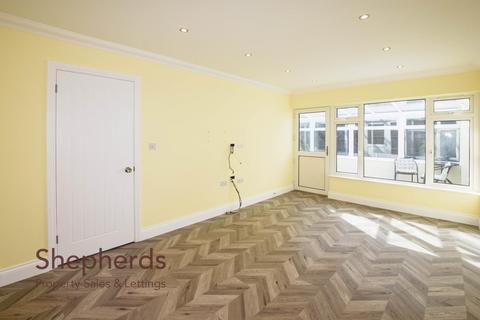 3 bedroom terraced bungalow for sale, Wheatcroft, Cheshunt EN7