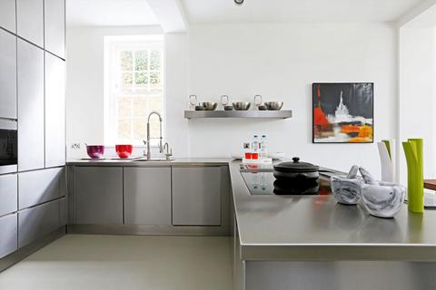 5 bedroom detached house to rent, Church Street, Isleworth TW7