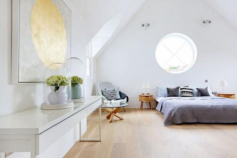 5 bedroom detached house to rent, Church Street, Isleworth TW7