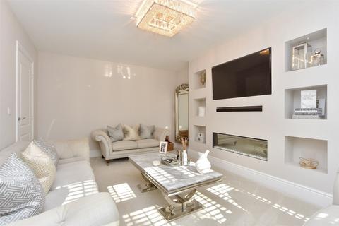 20 Bramling Way, Rainham, Gillingham, ME8 8FG