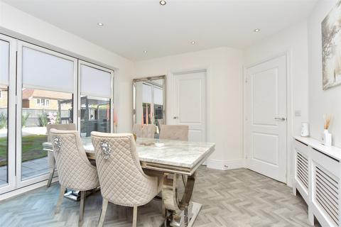 20 Bramling Way, Rainham, Gillingham, ME8 8FG