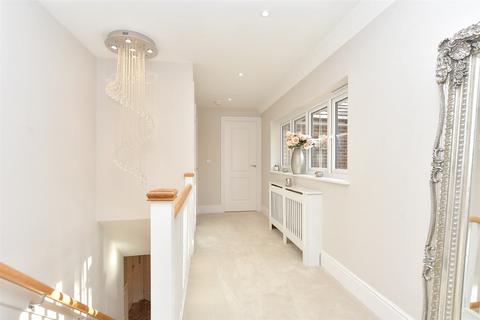 20 Bramling Way, Rainham, Gillingham, ME8 8FG