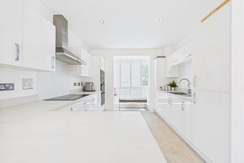 4 Keats Way, Coulsdon, CR5 3FL