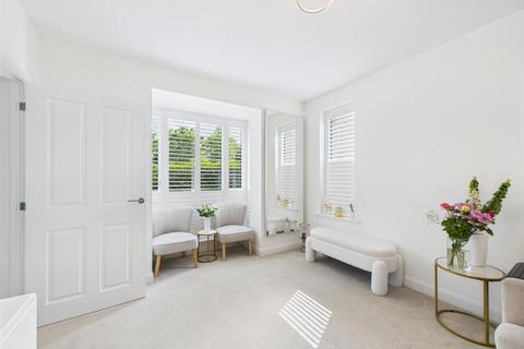 4 Keats Way, Coulsdon, CR5 3FL