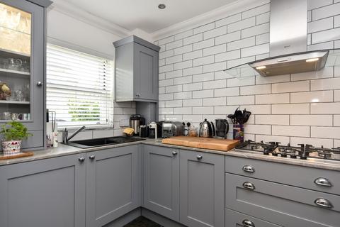 6 Hale Way, Shoeburyness, Southend-on-sea, SS3 9GB