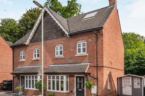 4 bedroom semi-detached house for sale, Winstreet Close, Alton, Hampshire, GU34