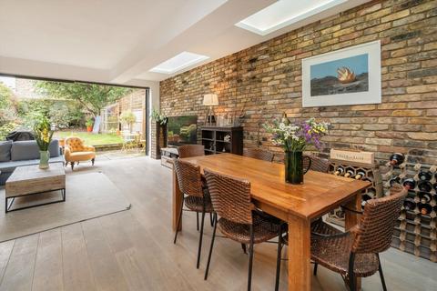 2 bedroom flat for sale, Mortimer Road, London NW10