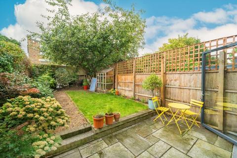 2 bedroom flat for sale, Mortimer Road, London NW10