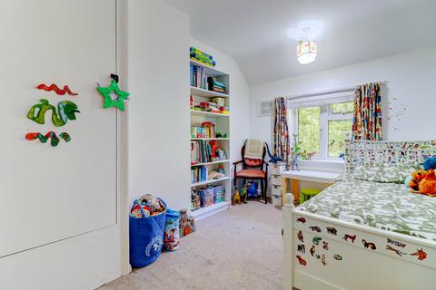214 Bowerdean Road, High Wycombe, HP13 6XR