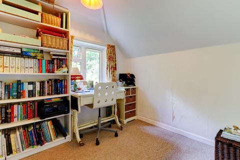 214 Bowerdean Road, High Wycombe, HP13 6XR