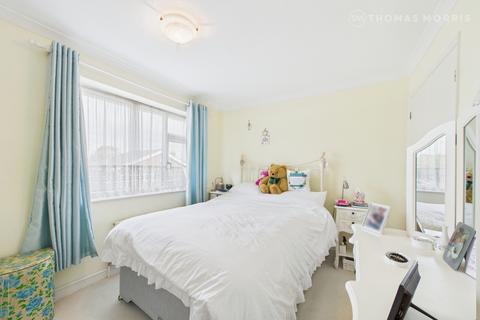 22 Aintree Road, Royston, SG8 9JE