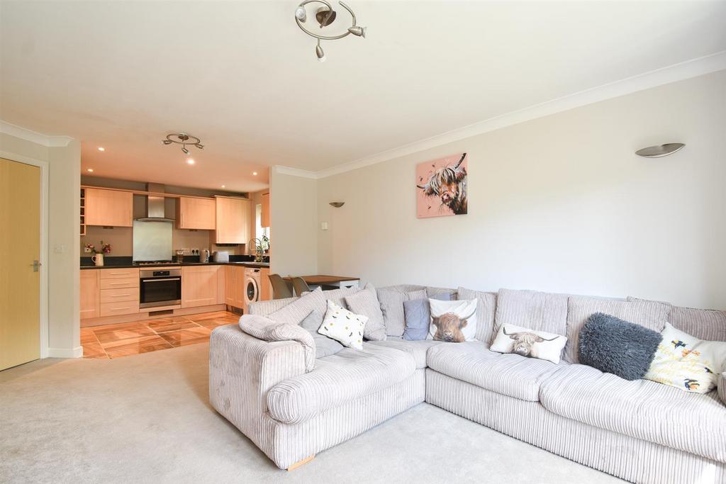 Living space & kitchen