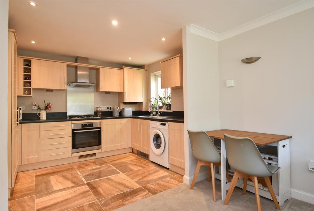 Living space & kitchen